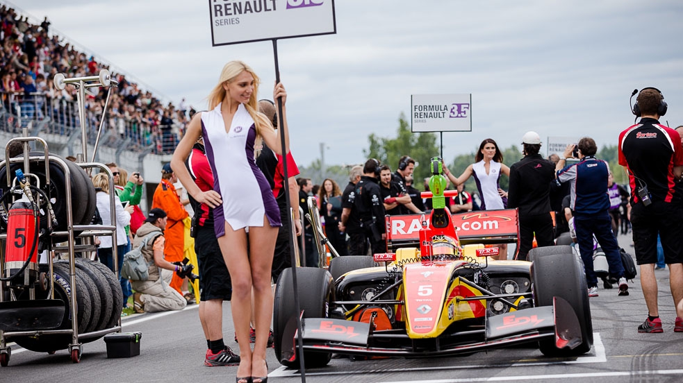 Мировая серия «Рено»: что увидят зрители на Moscow Raceway